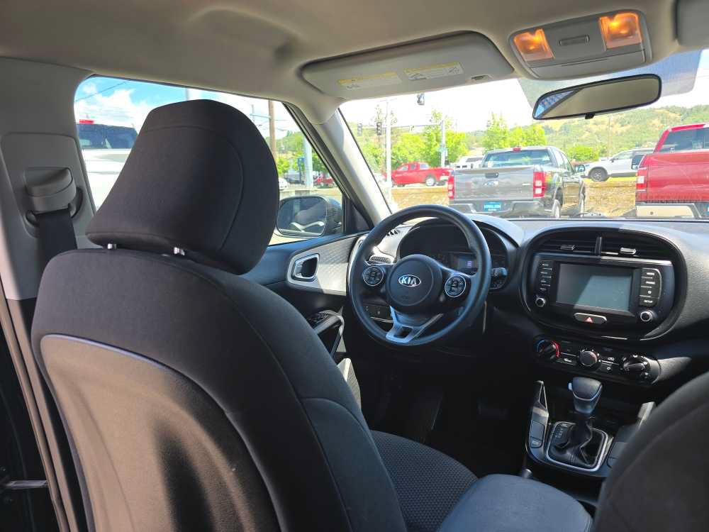 Used 2020 Kia Soul LX FWD image 10