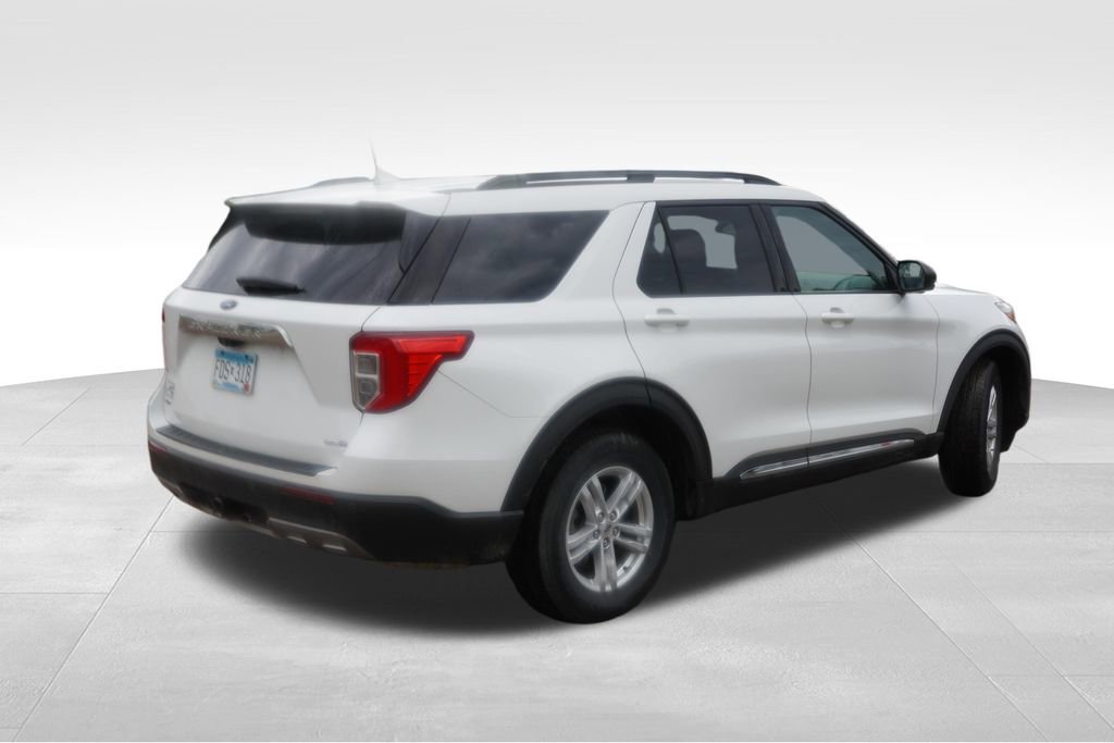 Certified 2020 Ford Explorer XLT w/ Equipment Group 202A AWD/4WD image 3