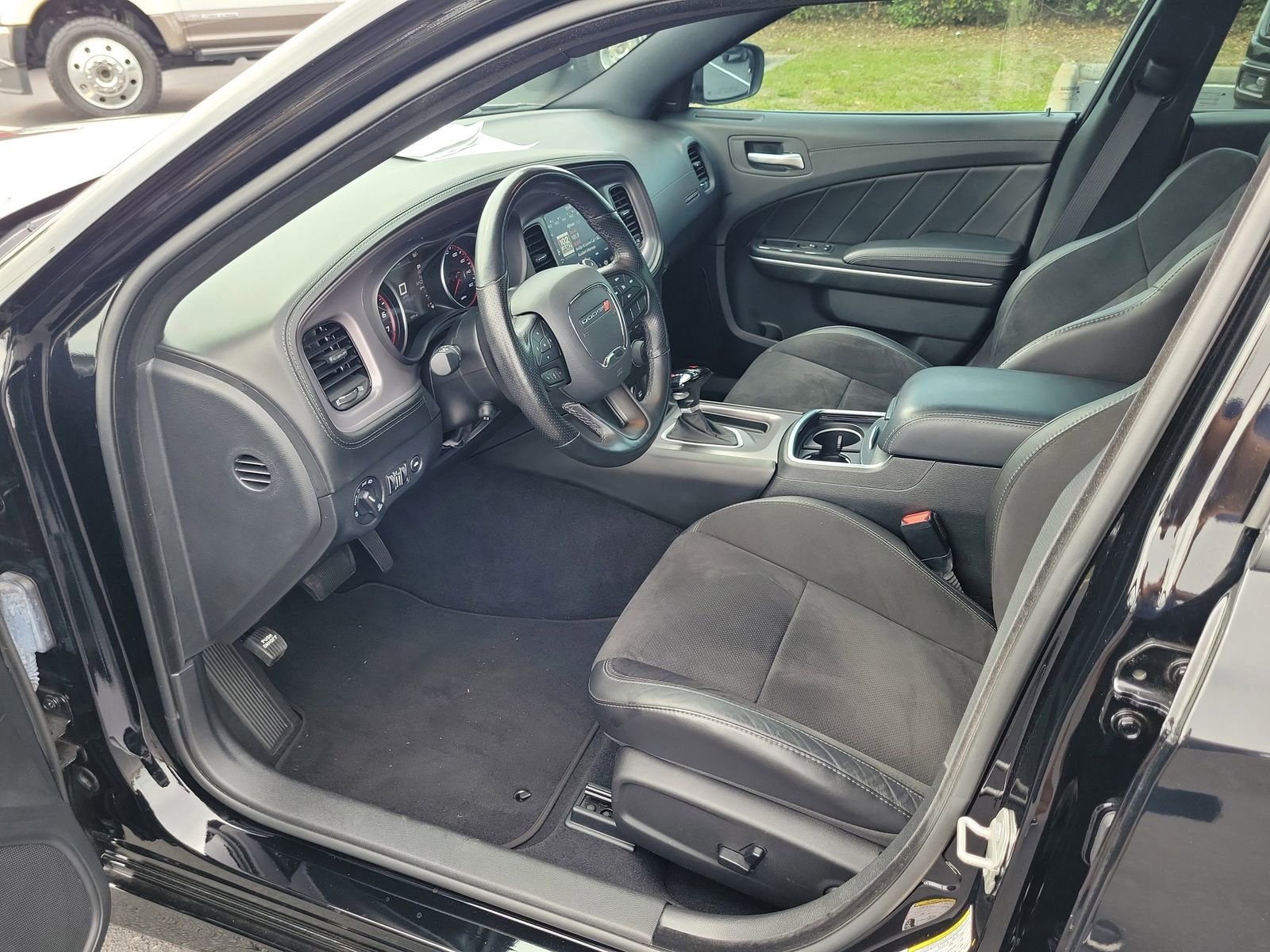 Used 2023 Dodge Charger R/T w/ Plus Group RWD image 17