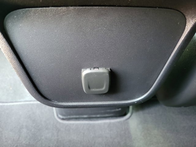 Used 2018 Chevrolet Equinox LT image 19