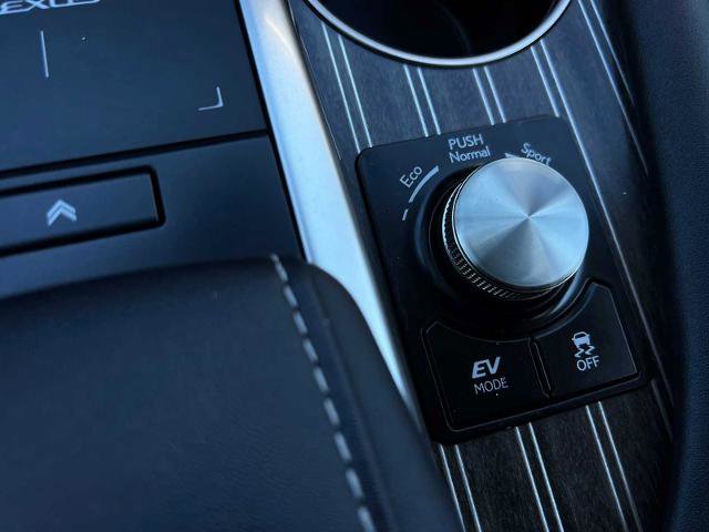 Used 2020 Lexus RX 450h AWD w/ Luxury Package image 19