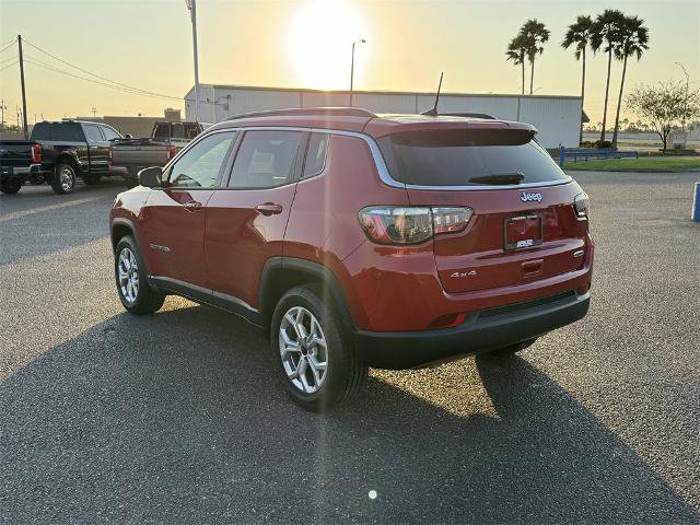 Used 2025 Jeep Compass Latitude image 6