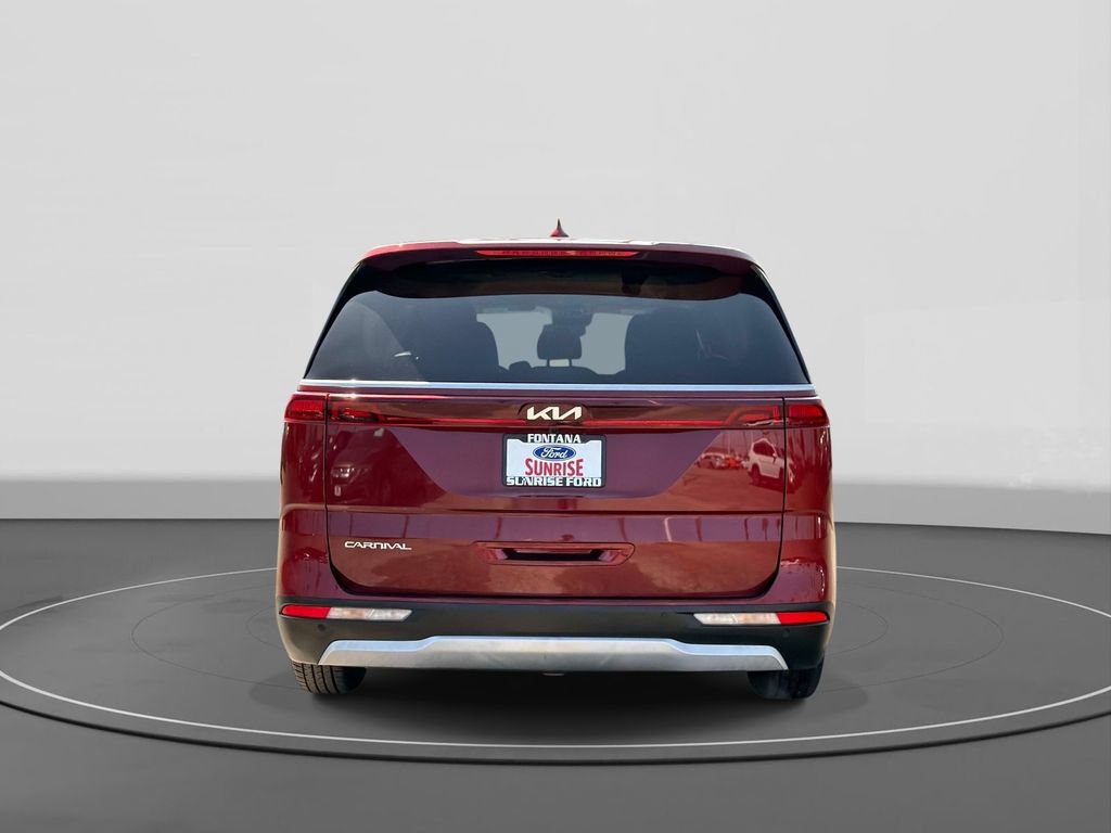 Used 2023 Kia Carnival LX FWD image 6