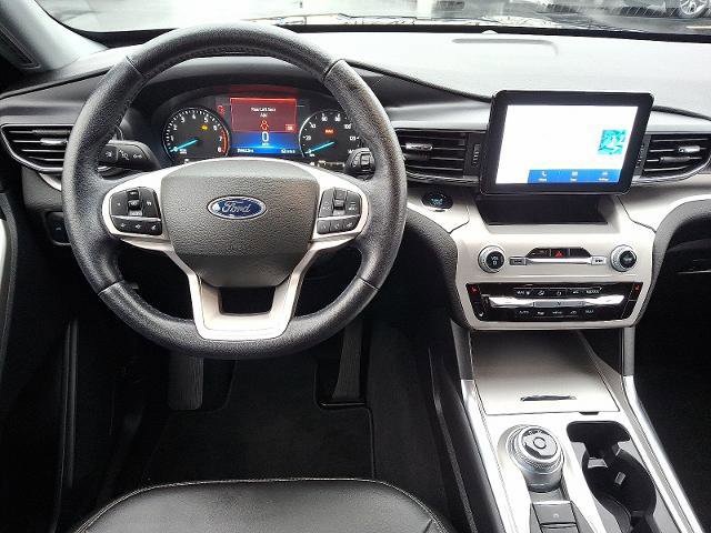 Certified 2022 Ford Explorer XLT w/ Equipment Group 202A image 12