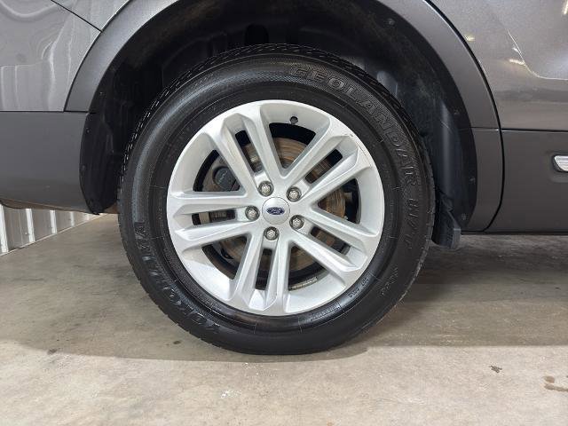 Certified 2017 Ford Explorer XLT w/ Equipment Group 202A image 28