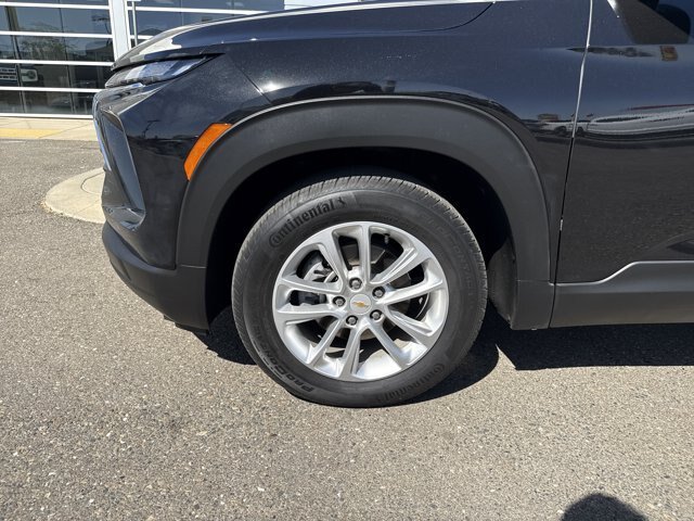 Used 2024 Chevrolet TrailBlazer LS w/ LS Convenience Package FWD image 9