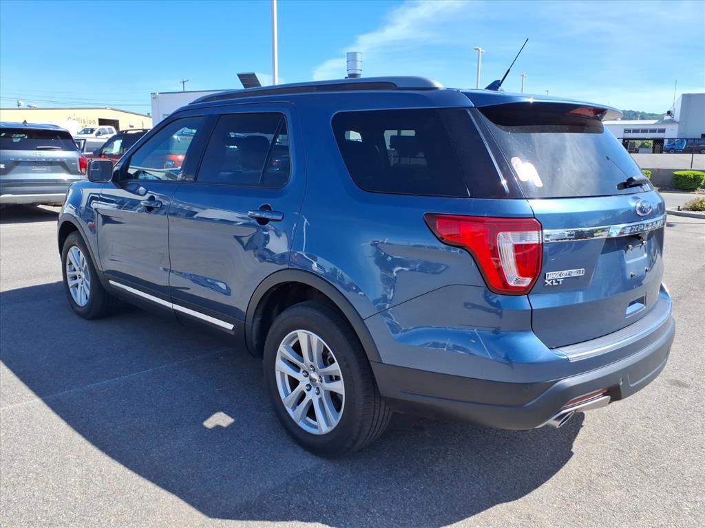 Certified 2018 Ford Explorer XLT w/ Equipment Group 202A AWD/4WD image 4