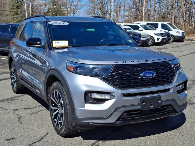 Certified 2023 Ford Explorer ST-Line w/ Class IV Trailer Tow Package image 2