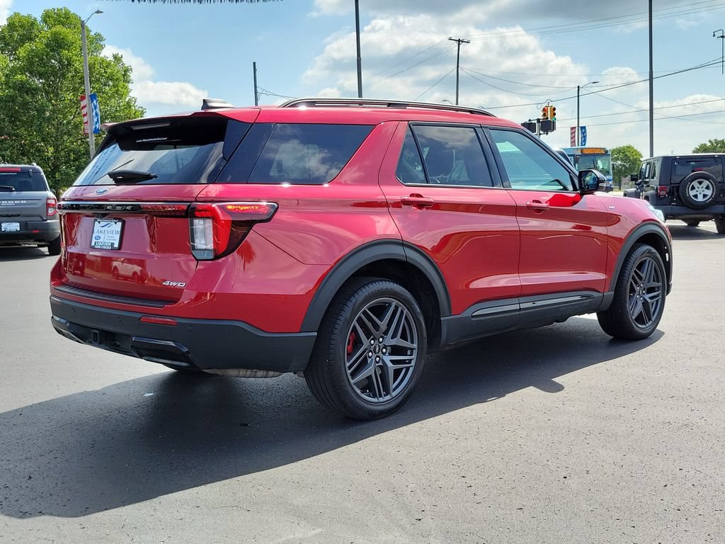 Certified 2025 Ford Explorer ST-Line w/ Premium Package AWD/4WD image 3