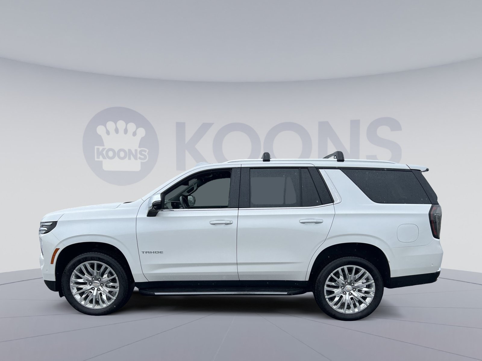 Used 2025 Chevrolet Tahoe Premier AWD/4WD image 2