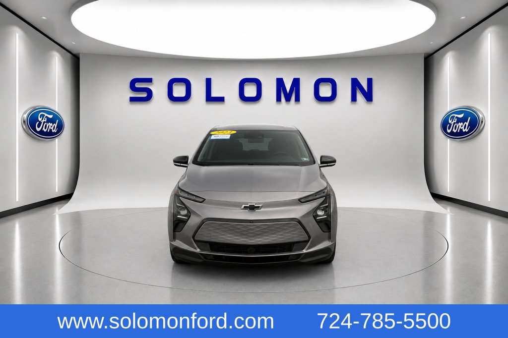 Used 2023 Chevrolet Bolt LT w/ Infotainment Package FWD image 3