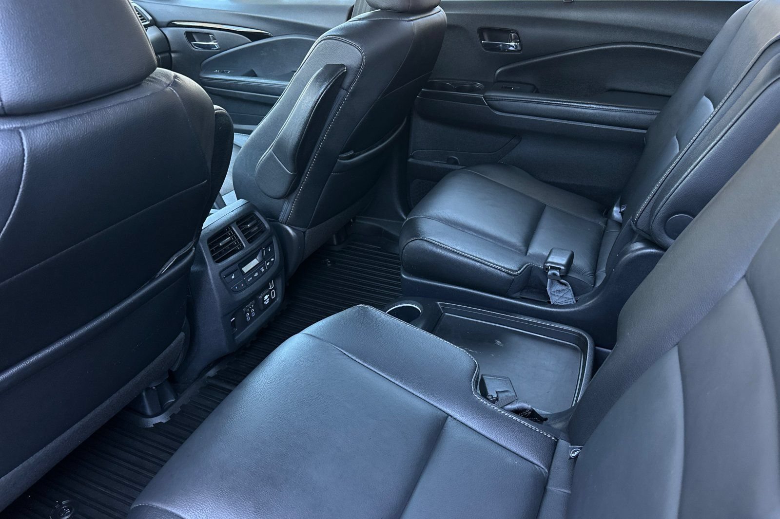 Used 2022 Honda Pilot Touring image 11