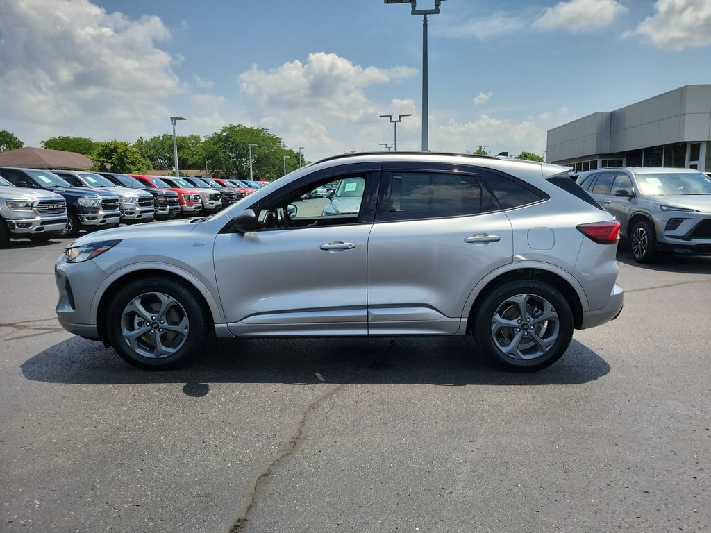 Certified 2023 Ford Escape ST-Line w/ Tech Pack #1 FWD image 7