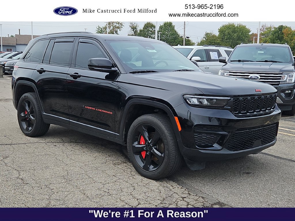 Used 2022 Jeep Grand Cherokee Altitude AWD/4WD image 7