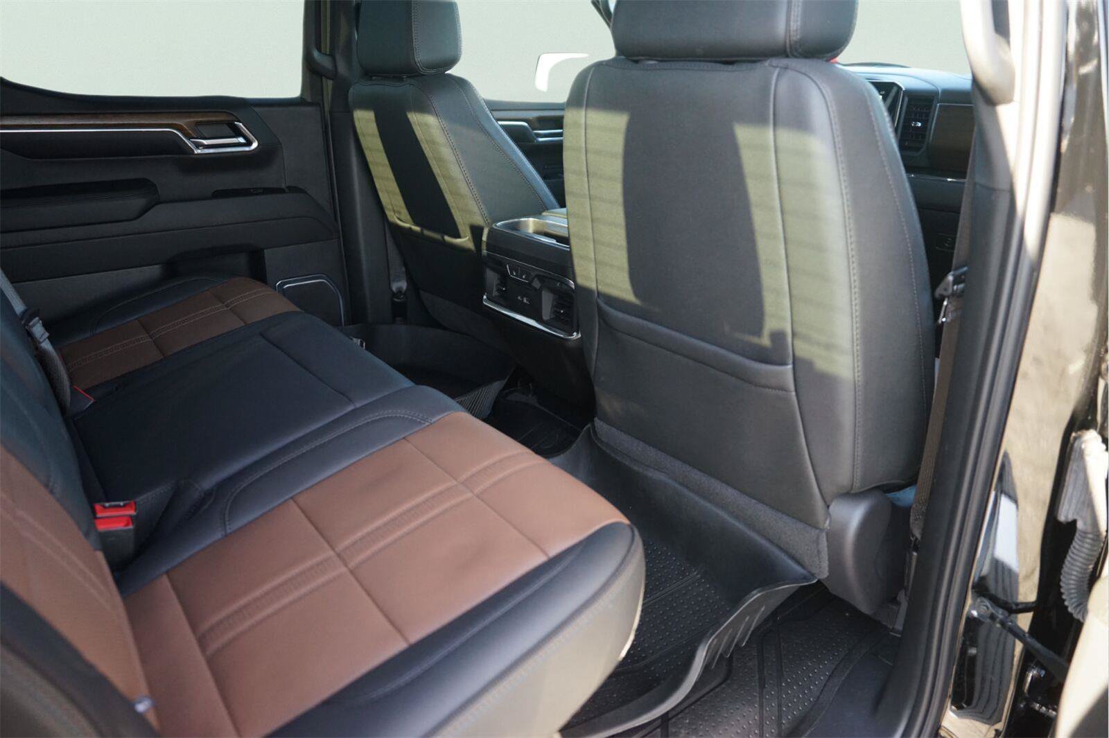 Used 2024 Chevrolet Silverado 1500 High Country w/ High Country Premium Package AWD/4WD image 15