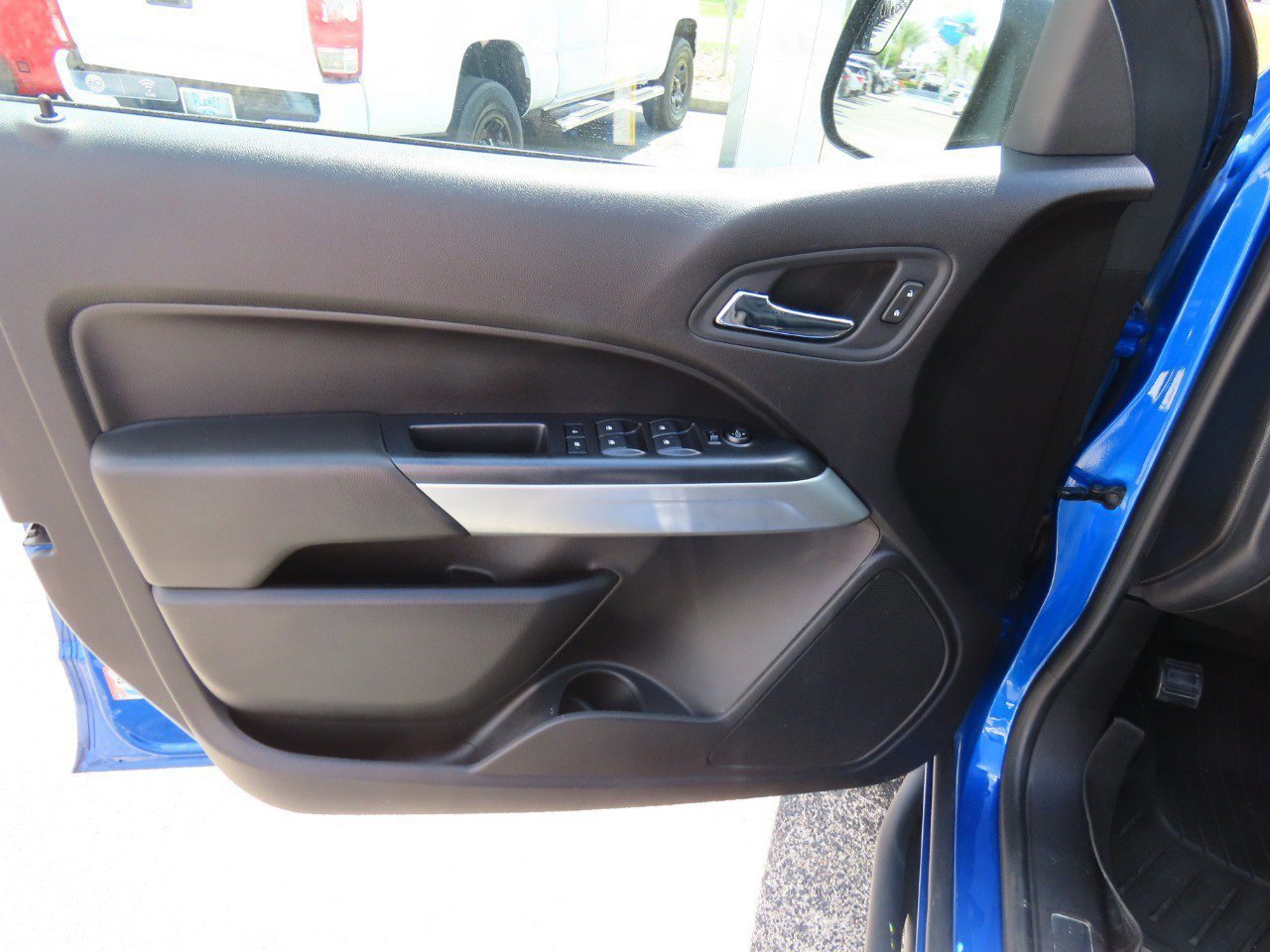 Used 2019 Chevrolet Colorado ZR2 w/ ZR2 Dusk Special Edition image 22