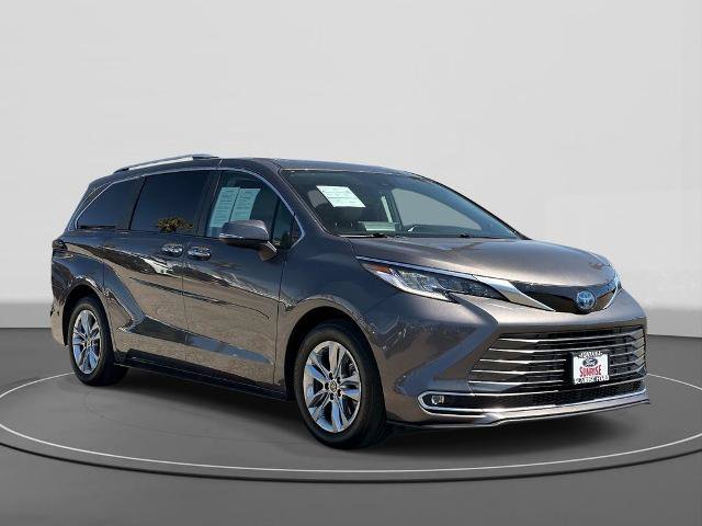 Used 2022 Toyota Sienna Limited AWD/4WD image 4