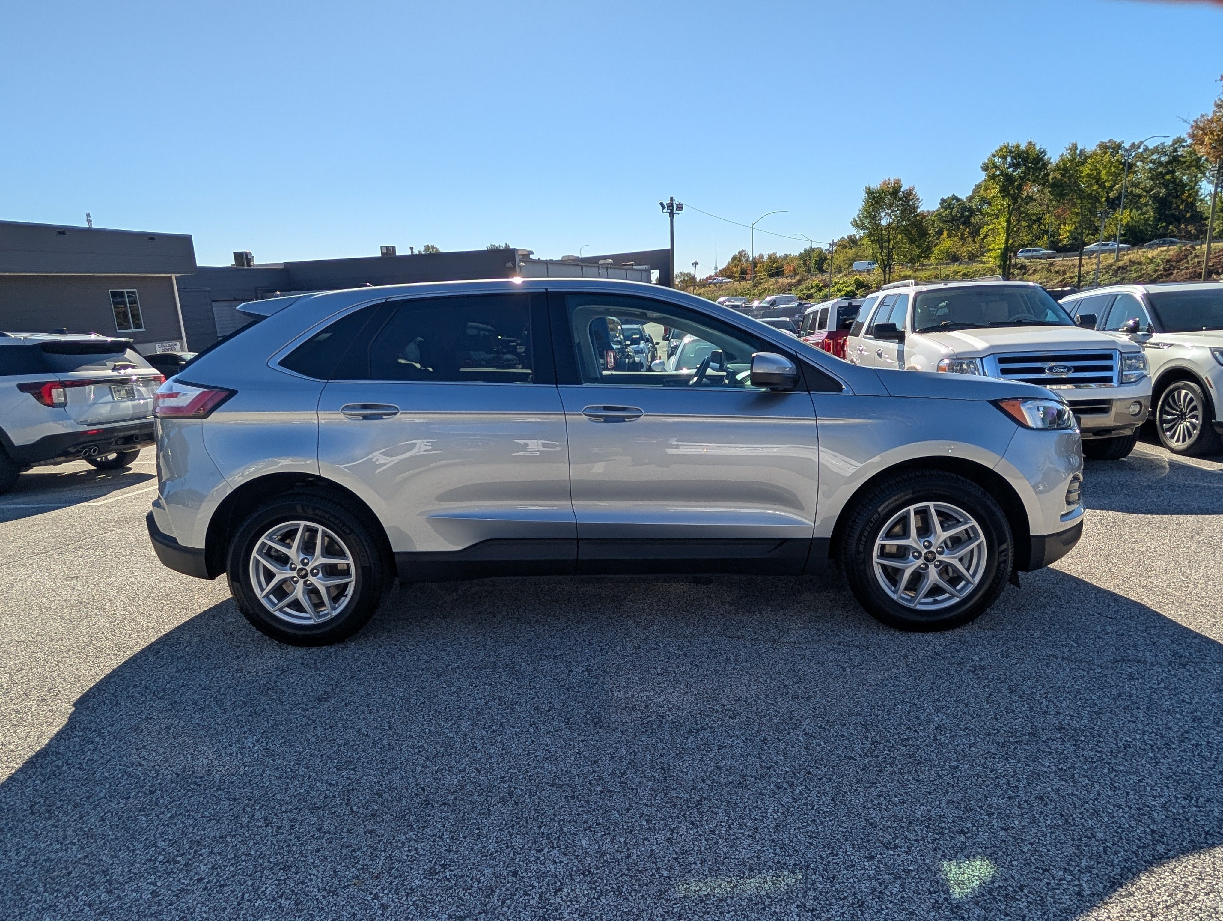 Certified 2024 Ford Edge SEL w/ Convenience Package AWD/4WD image 8