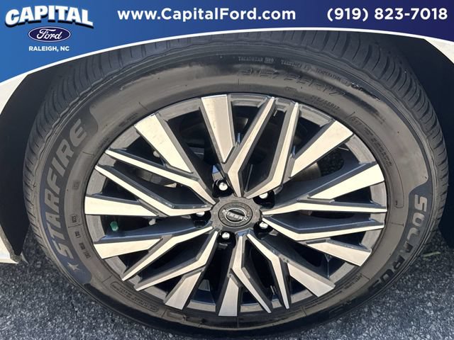Used 2025 Nissan Altima 2.5 SV FWD image 13
