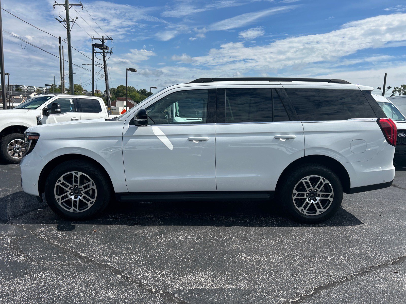 Certified 2025 Ford Expedition Active AWD/4WD image 4