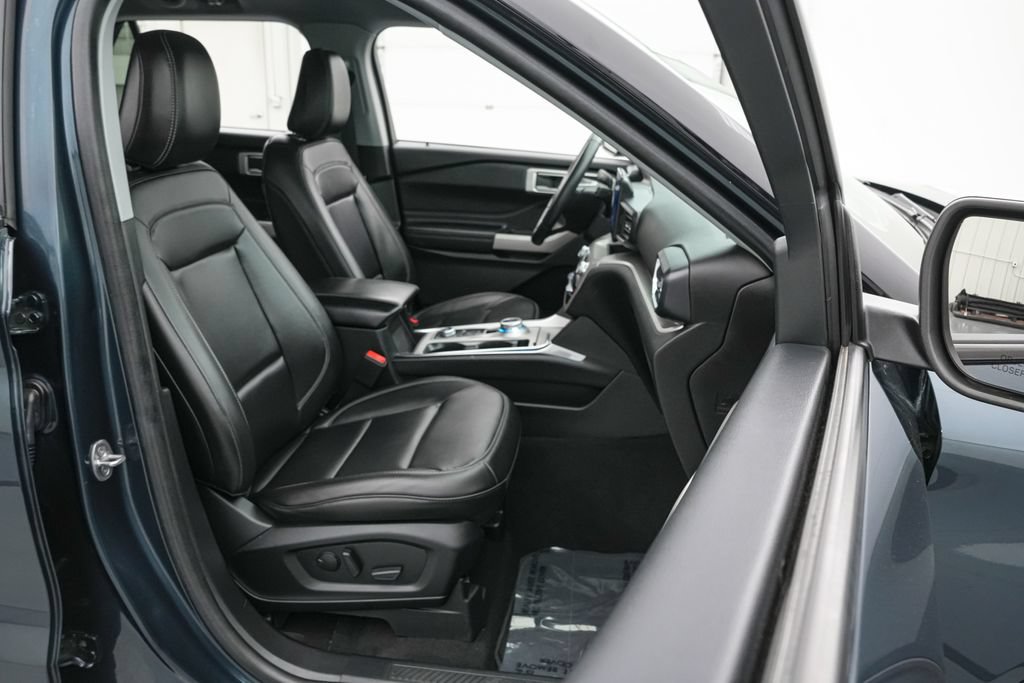 Certified 2023 Ford Explorer XLT w/ Equipment Group 202A AWD/4WD image 22