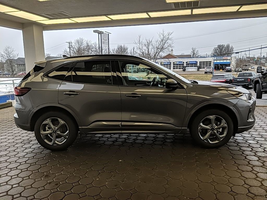 Certified 2024 Ford Escape ST-Line w/ Tech Pack #1 image 4