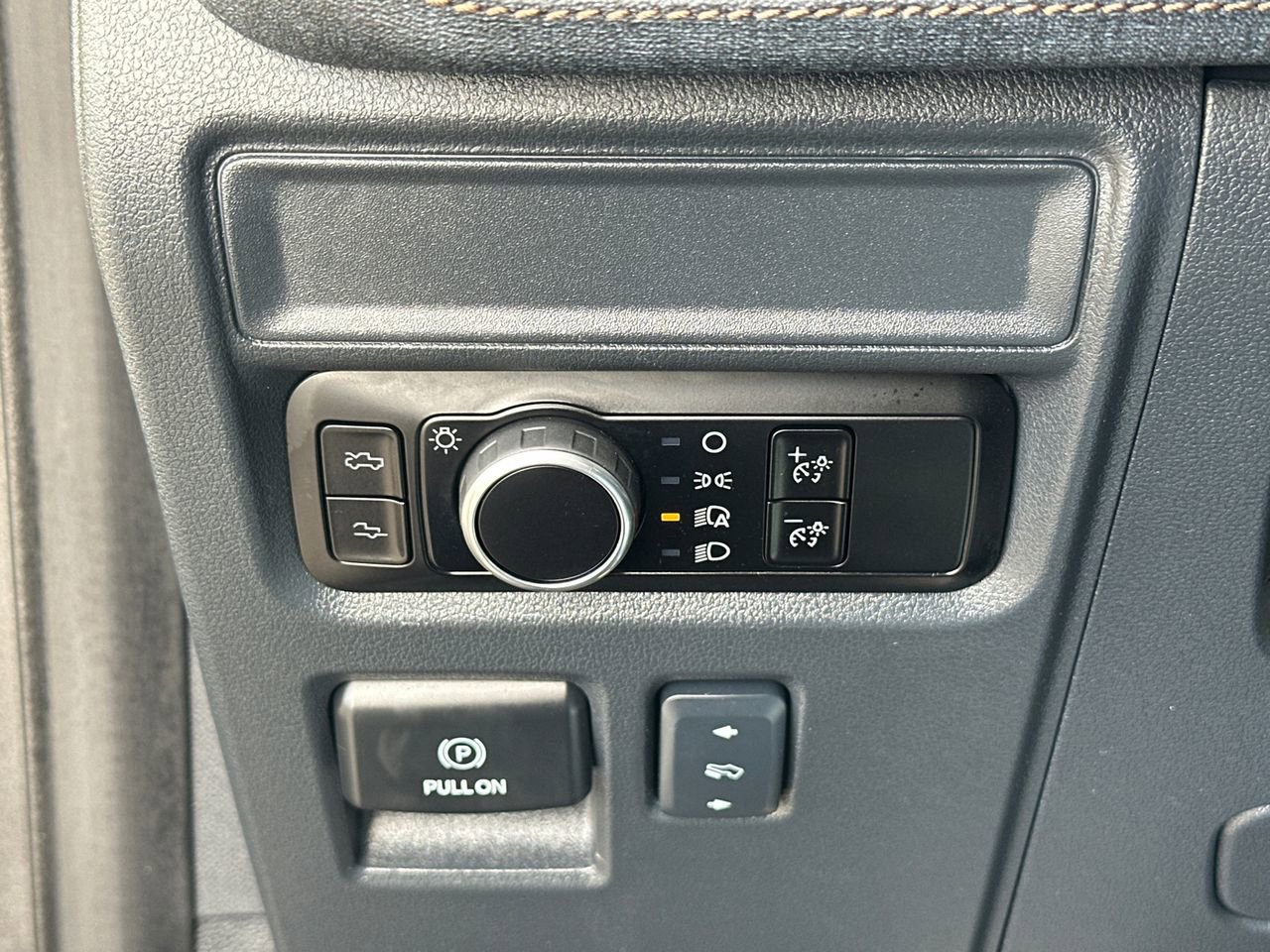 Certified 2025 Ford F150 Lightning Lariat image 35