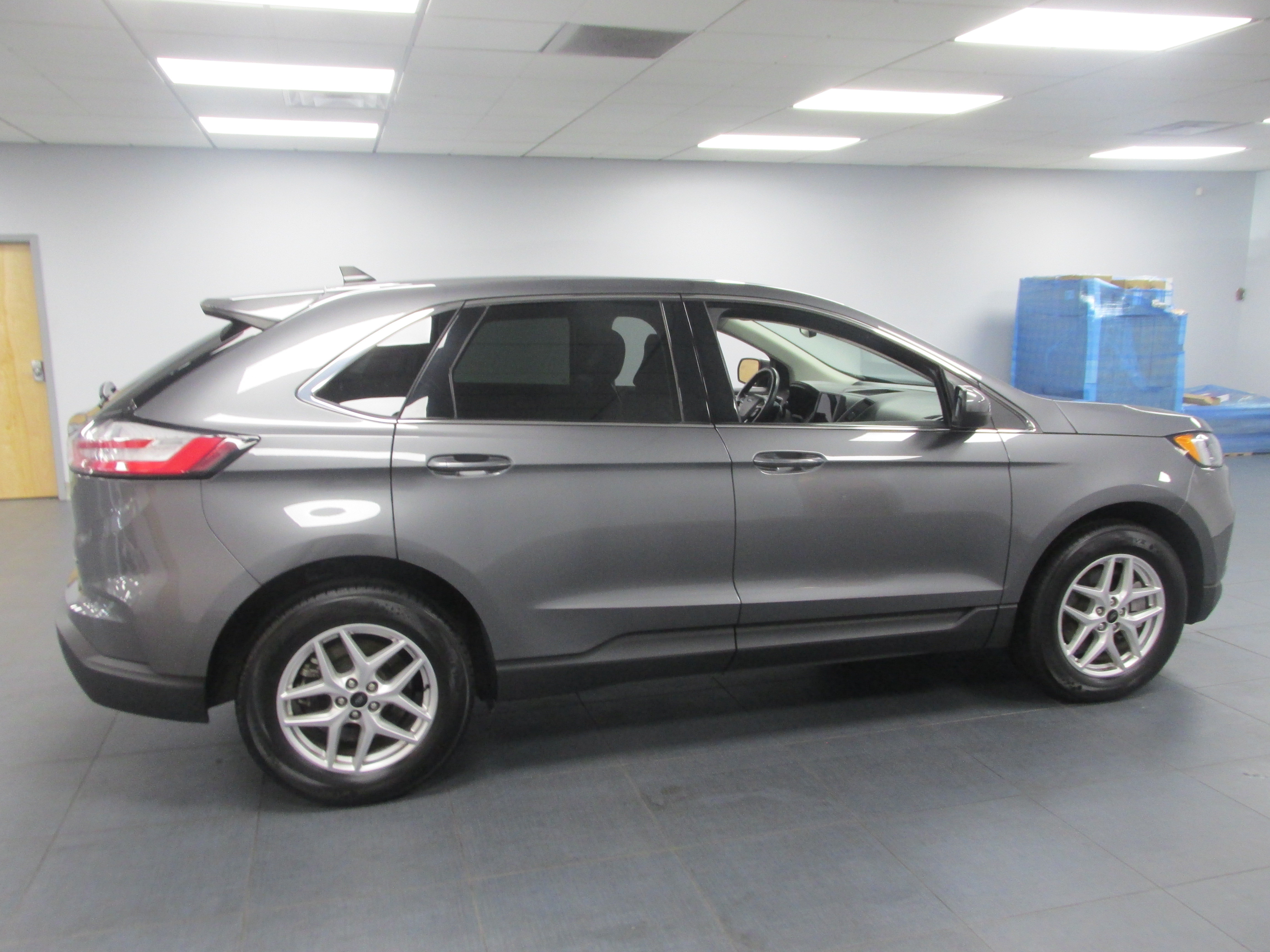 Certified 2024 Ford Edge SEL AWD/4WD image 4