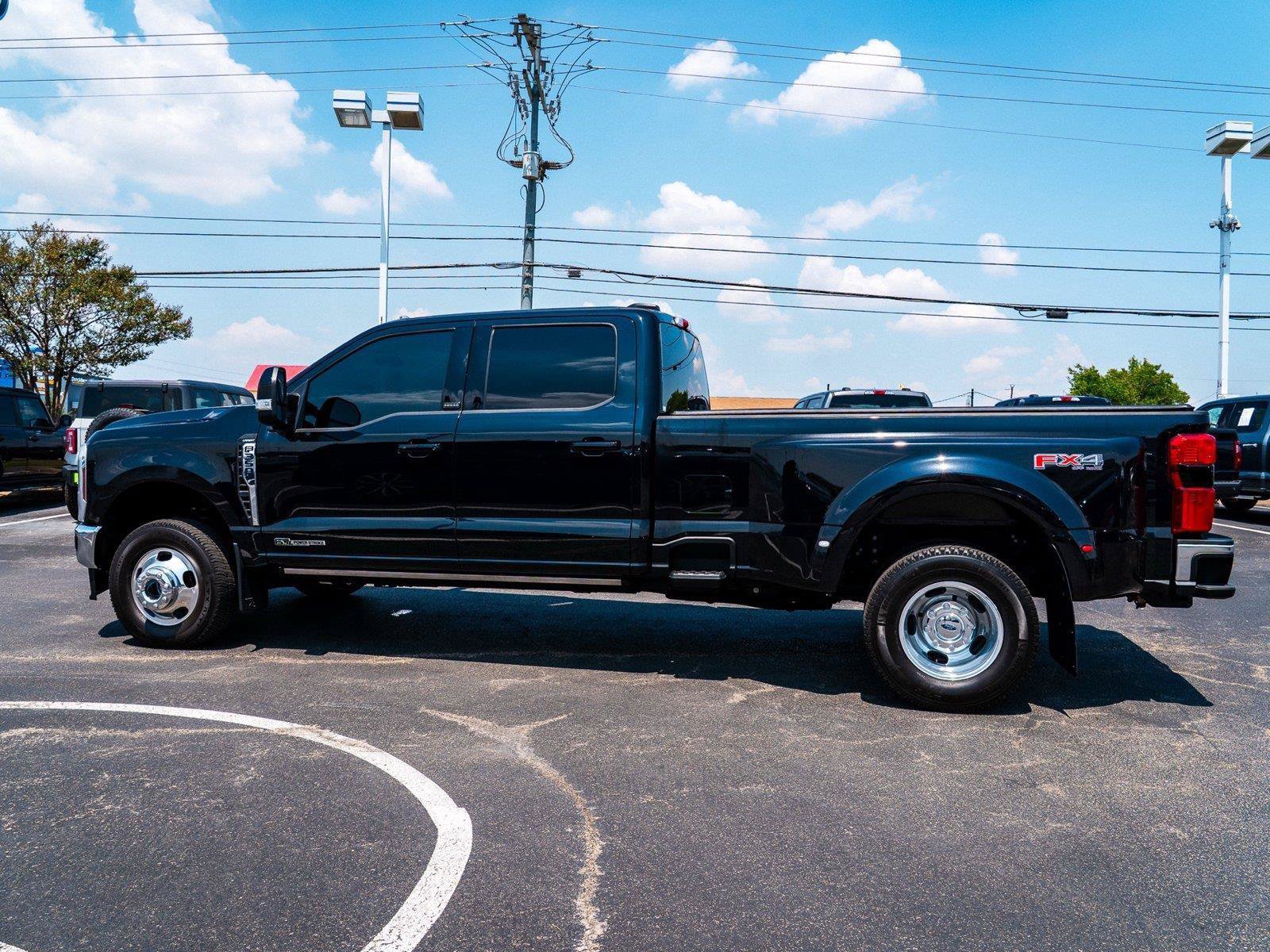 Certified 2025 Ford F350 Lariat w/ FX4 Off-Road Package AWD/4WD image 6