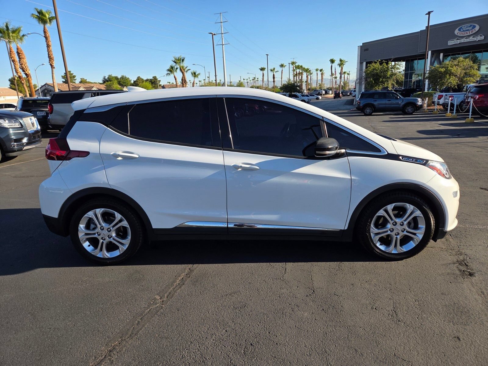 Used 2018 Chevrolet Bolt LT FWD image 7