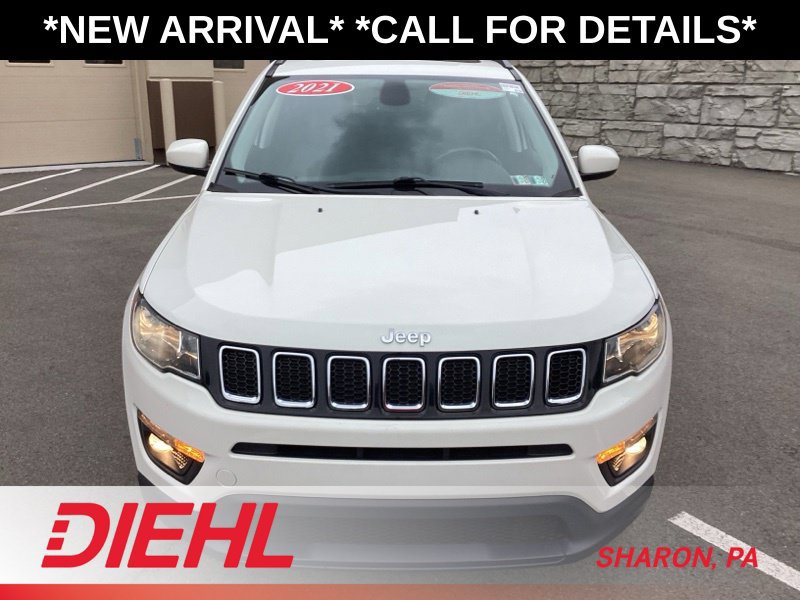 Used 2019 Jeep Compass Latitude w/ Popular Equipment Group AWD/4WD image 3