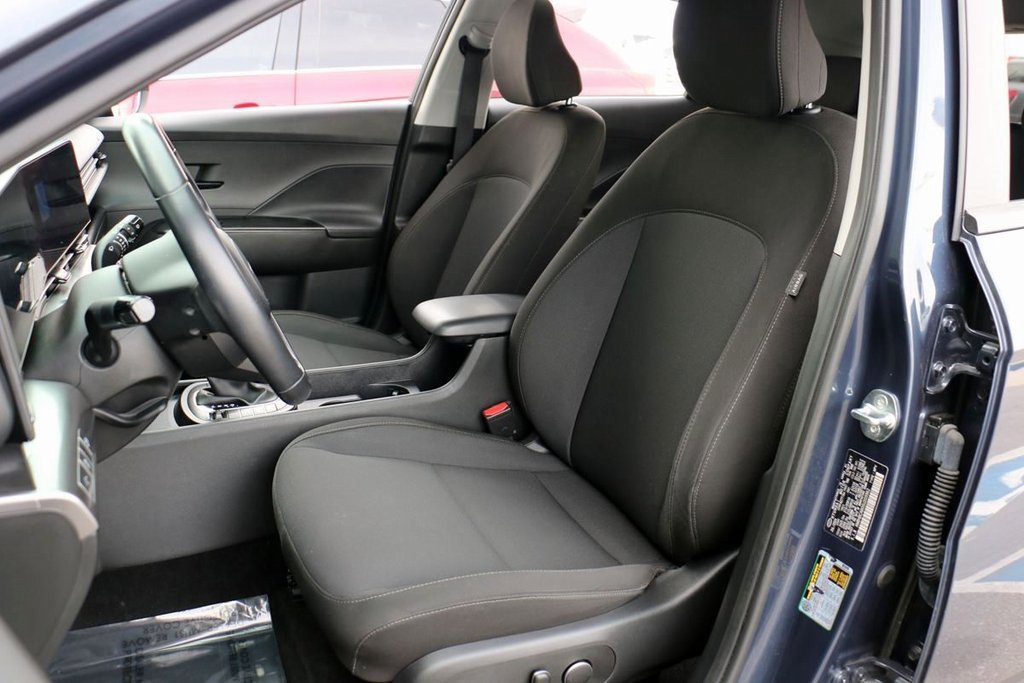 Used 2025 Hyundai Kona SEL image 16