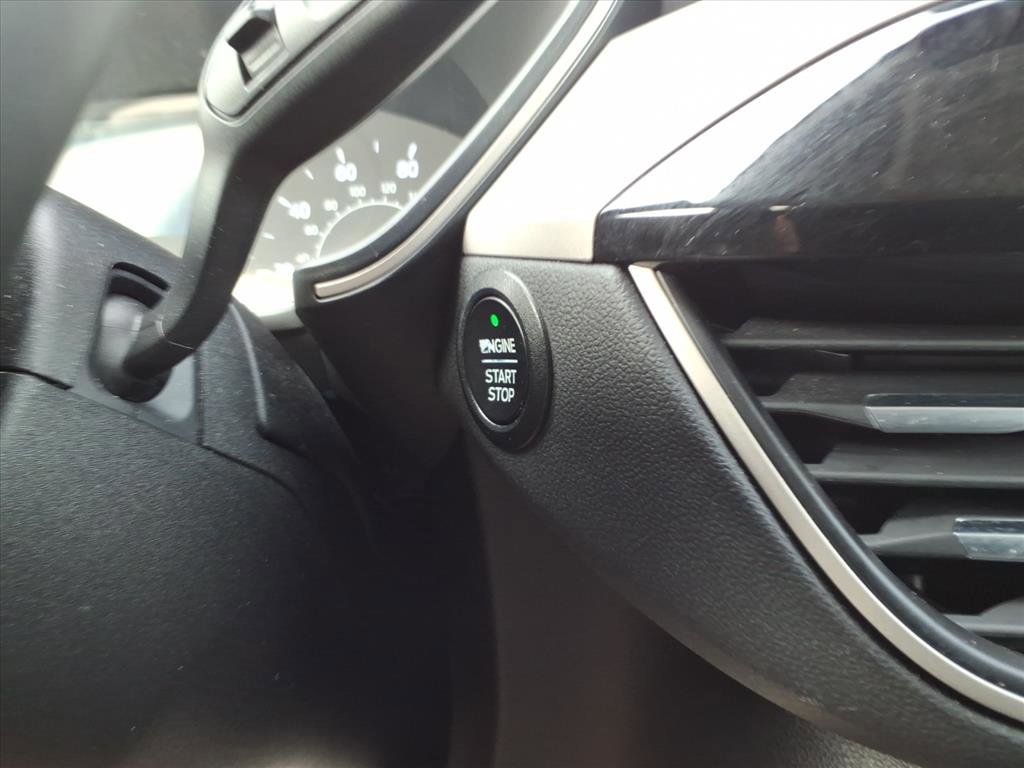 Certified 2022 Ford Escape SEL image 24