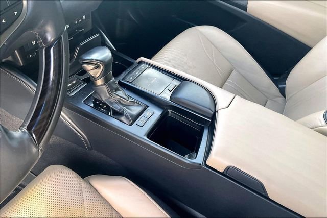 Used 2019 Lexus ES 300h w/ Accessory Package 2 image 15