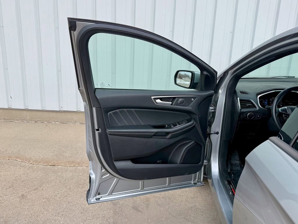 Certified 2020 Ford Edge ST w/ Cold Weather Package image 13