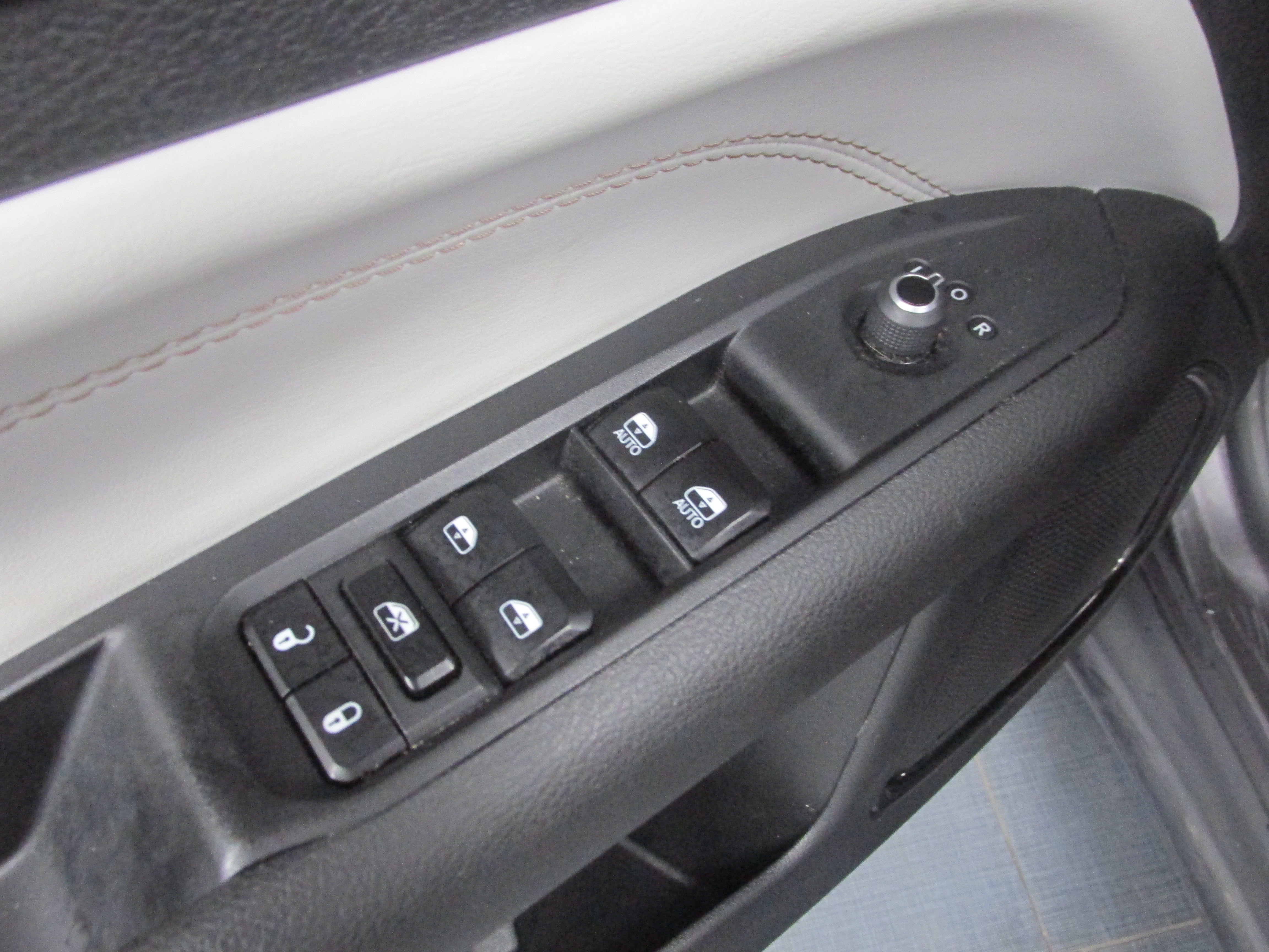 Used 2024 Jeep Compass Limited AWD/4WD image 28
