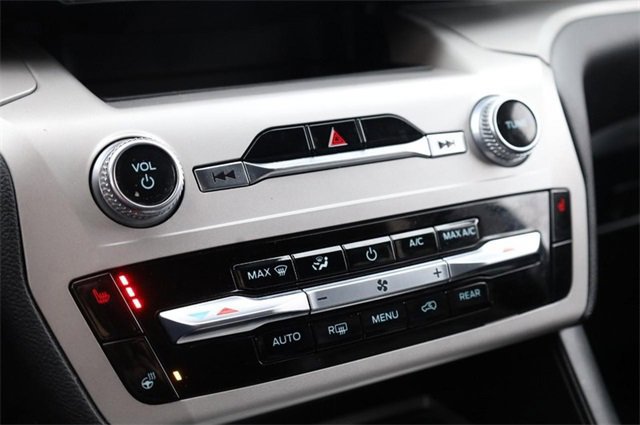 Certified 2024 Ford Explorer XLT w/ Equipment Group 202A image 15