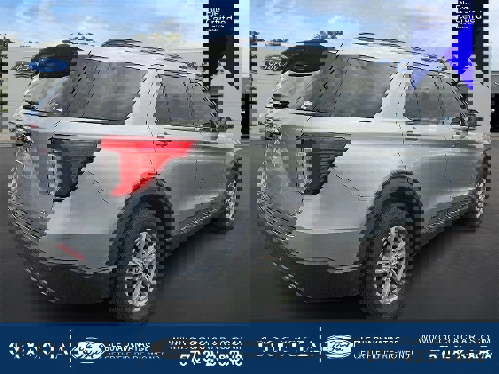 Certified 2021 Ford Explorer XLT w/ Equipment Group 202A image 4