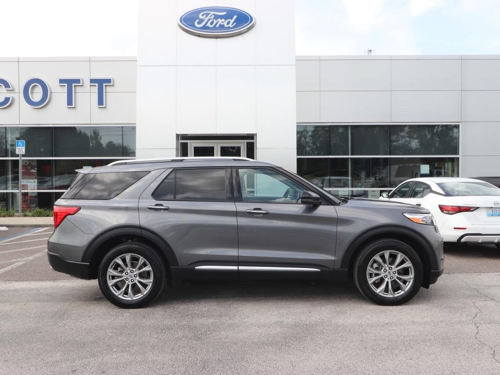Certified 2023 Ford Explorer Limited w/ Limited Technology Package AWD/4WD image 13