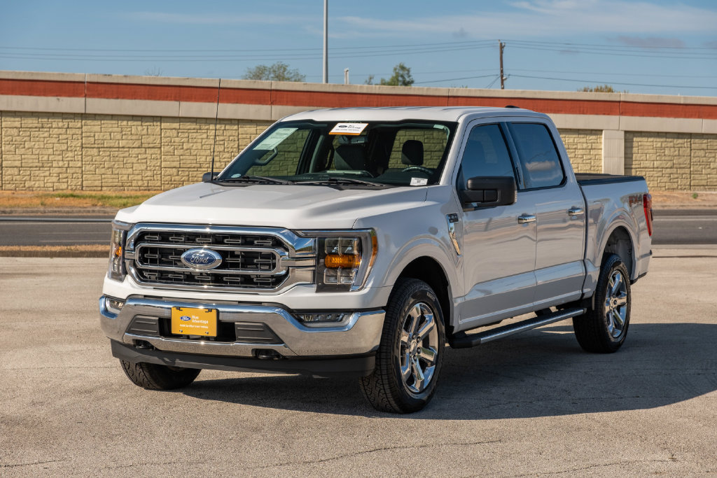 Certified 2022 Ford F150 XLT w/ Equipment Group 302A High AWD/4WD image 4
