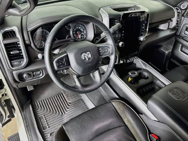 Used 2023 RAM 2500 Laramie AWD/4WD image 2