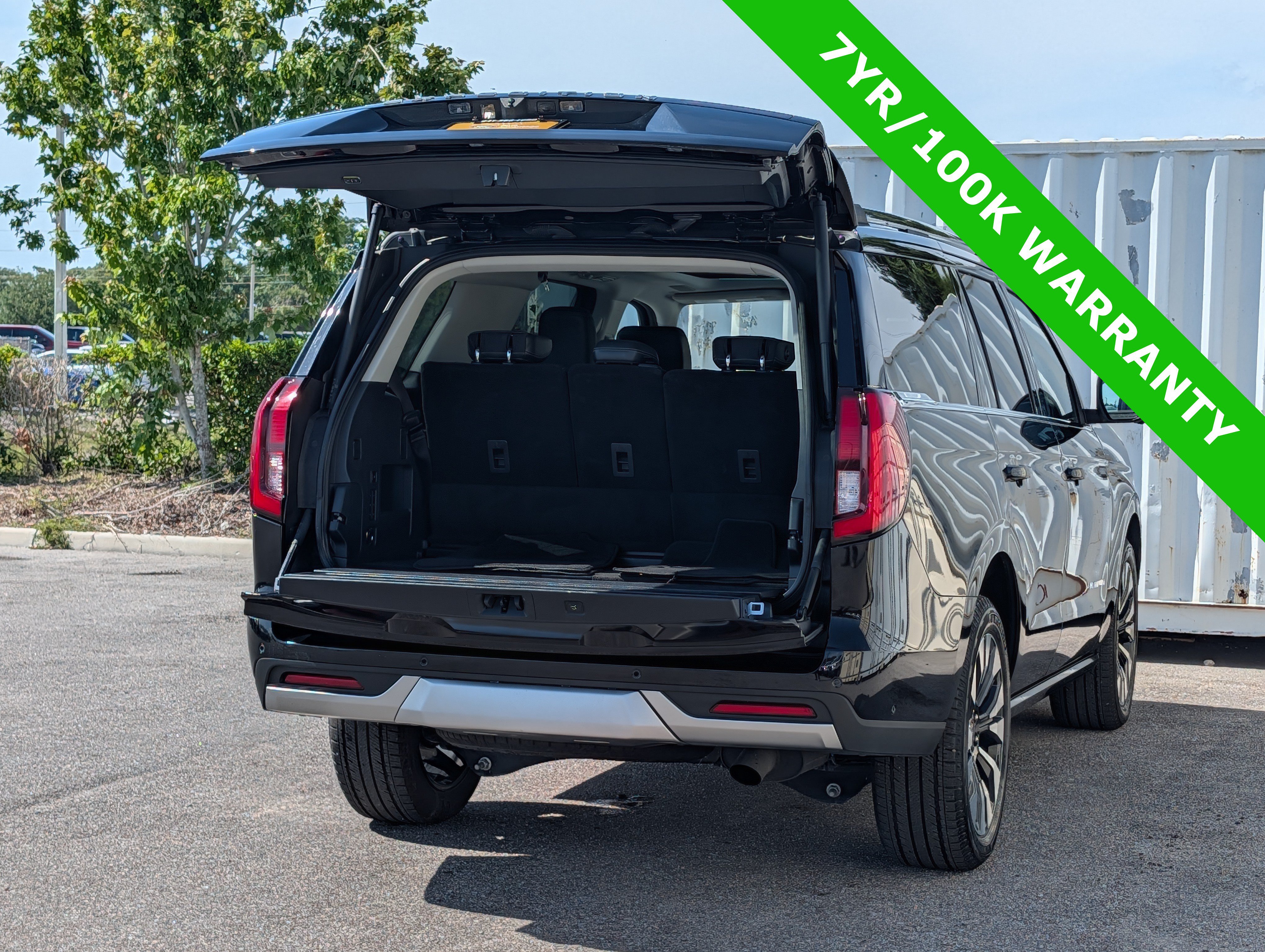 Certified 2025 Ford Expedition Platinum w/ Driver's Package AWD/4WD image 16