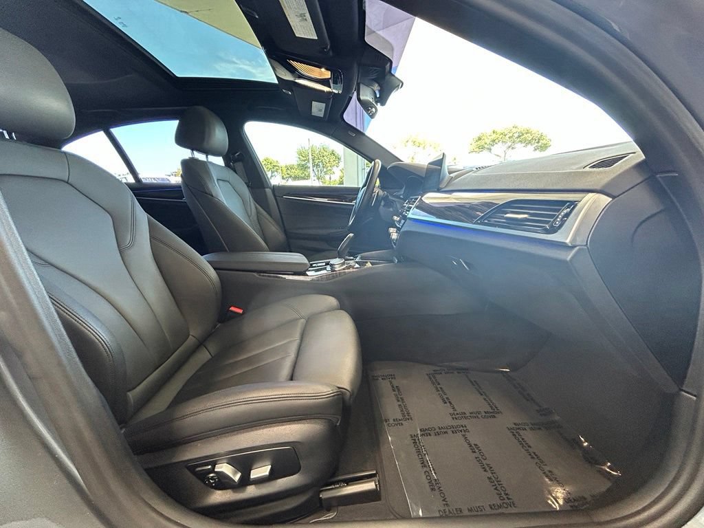 Used 2020 BMW 530i w/ Convenience Package RWD image 25