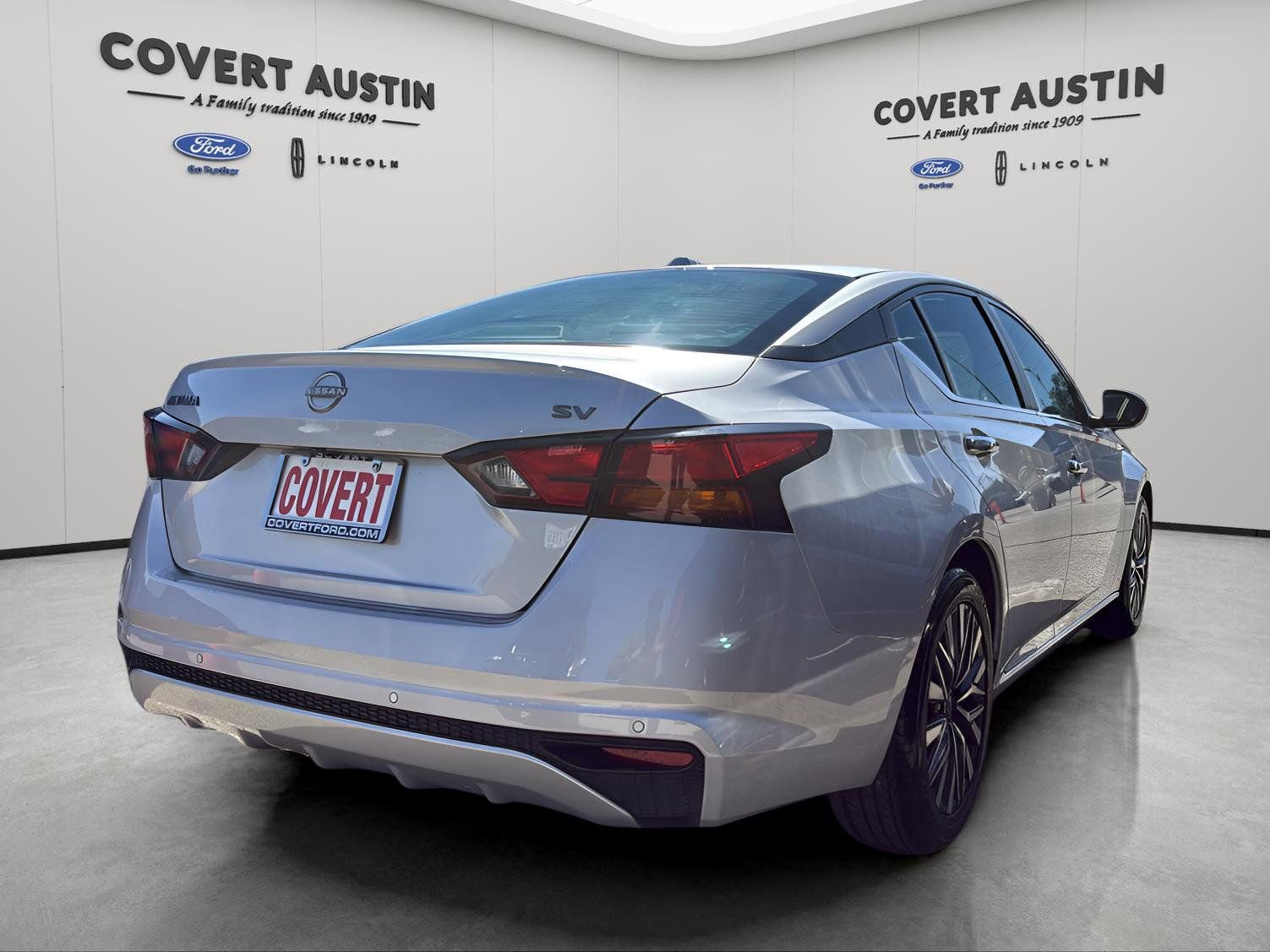 Used 2024 Nissan Altima 2.5 SV image 4