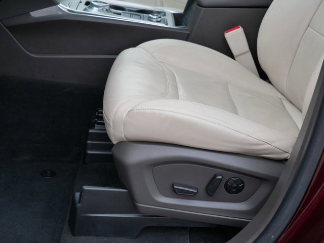 Certified 2022 Ford Explorer Platinum w/ Equipment Group 601A image 14