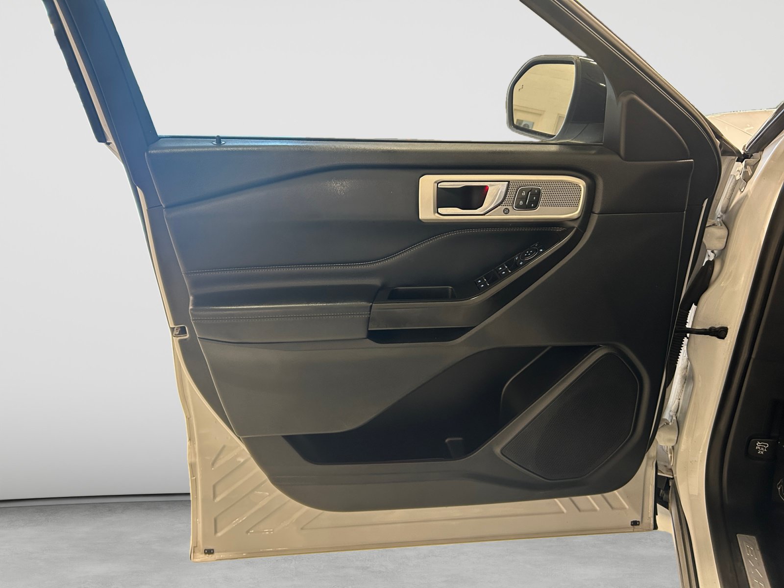 Certified 2020 Ford Explorer Limited RWD image 12