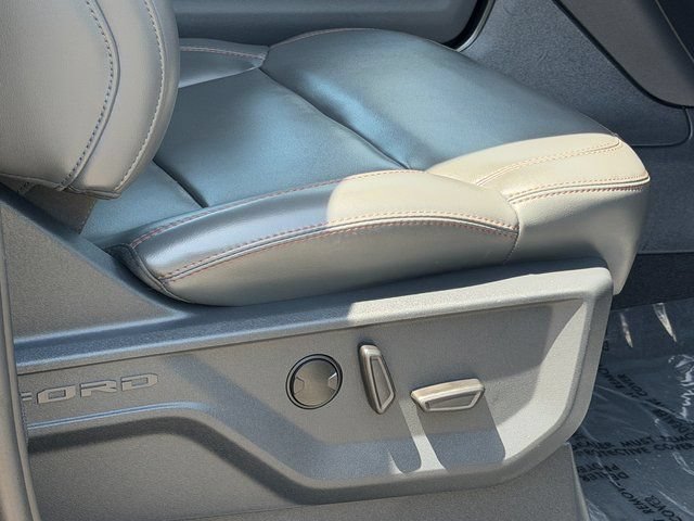 Certified 2025 Ford Expedition Active AWD/4WD image 37