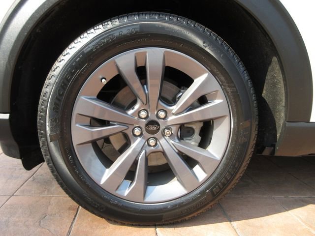 Certified 2023 Ford Explorer XLT w/ Equipment Group 202A image 9