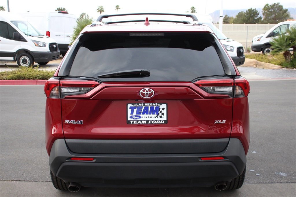 Used 2022 Toyota RAV4 XLE Premium image 6