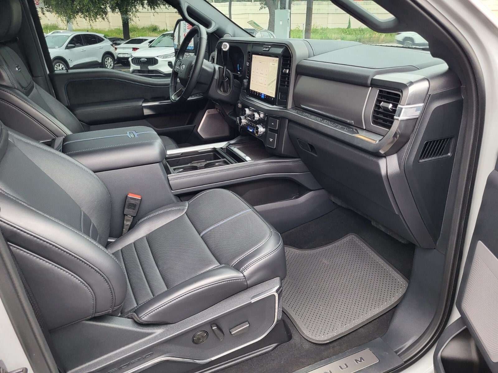 Certified 2025 Ford F350 Platinum w/ FX4 Off-Road Package AWD/4WD image 13